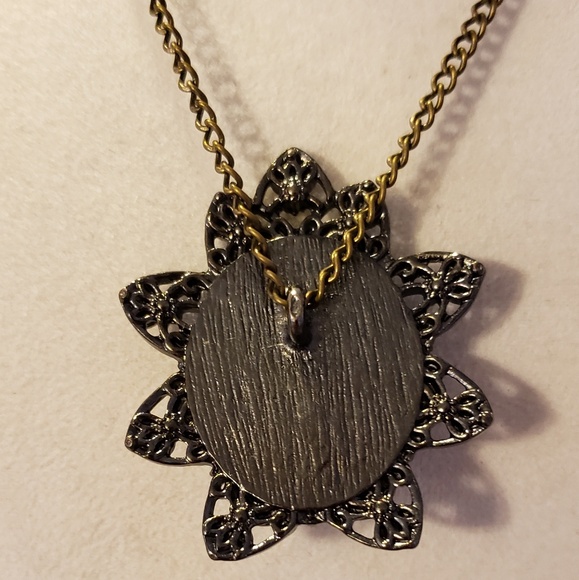 Handcrafted 18” Lady Rose Black Cameo Necklace - Picture 2 of 7